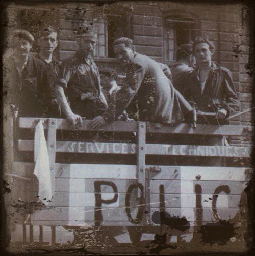policiers en grève à Paris en 1944