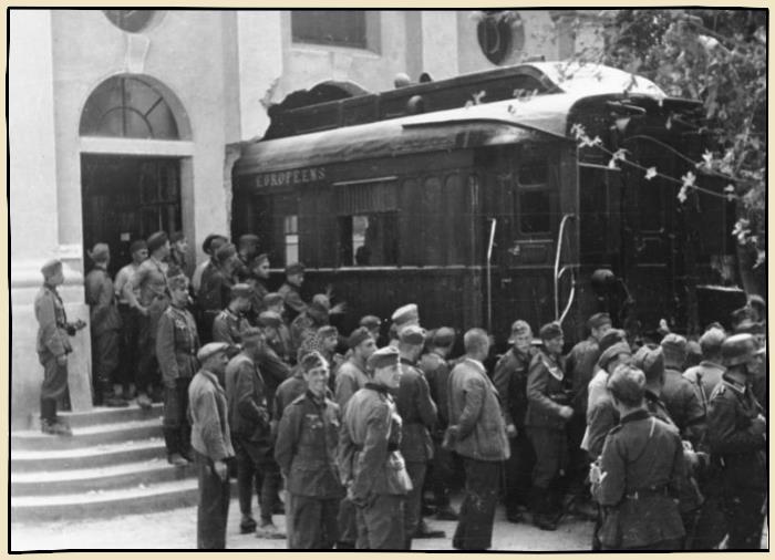 Le wagon de l'armistice de 1918 à Rethondes en 1940