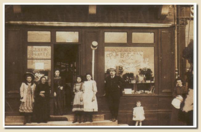 Le bureau de tabac  en 1900