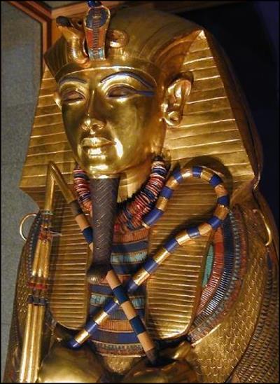 Dans le sarcophage de Toutankhamon