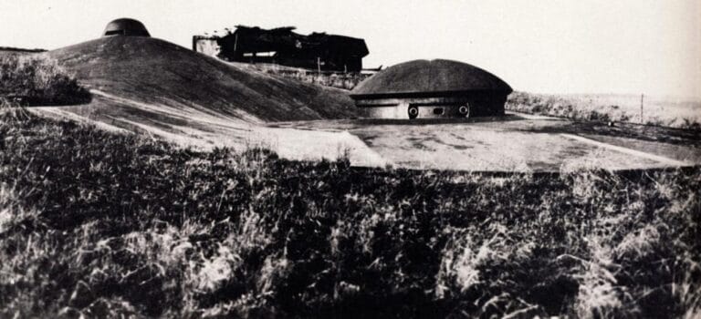 Douaumont est capturé claironnent les journaux. Dans toutes les villes du Reich, les cloches sonnent