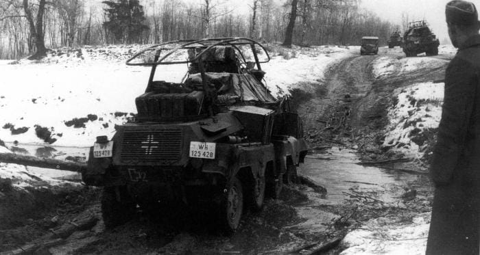 Les blindés allemands sont purement et simplement immobilisés par la boue devant Moscou en 1941