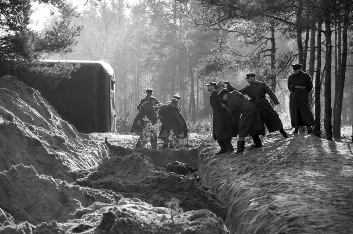 La découverte du charnier de Katyn par les Allemands en 1943