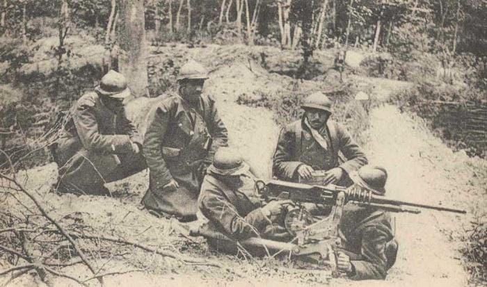 Le Lebel était le compagnon inséparable du soldat dans la tranchée