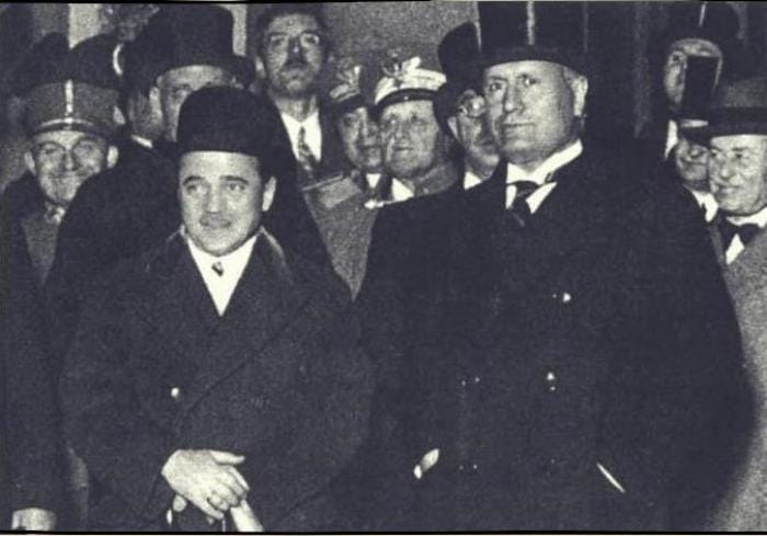 Seul Mussolini affronta Hitler