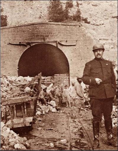 Le 4 septembre 1916, une énorme explosion se produit à la sortie sud-ouest du tunnel de Tannaves