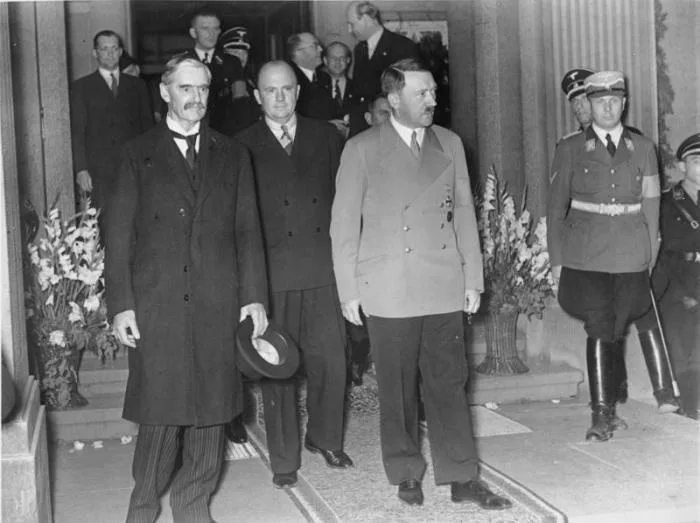 Herr Hitler était un gentleman d'après Chamberlain