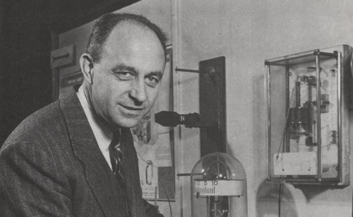 Marié à une juive, Enrico Fermi quitta l'Italie en décembre 1938