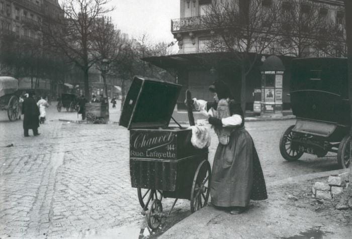 Du pain pour tous avec la porteuse de pain