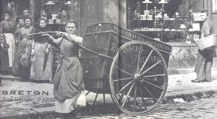 La porteuse de pain et sa voiturette