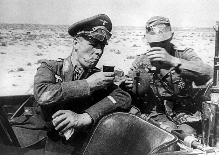 Au cours de la Deuxième Guerre mondiale, le problème de la santé des généraux a joué un rôle important dont il n'a pas été tenu compte dans les ouvrages historiques