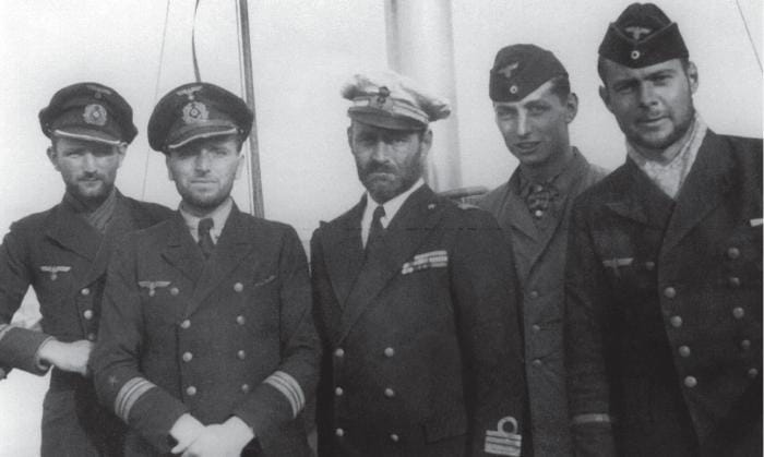Les trois « As » Prien, Kretschmer et Schepke, qui font partie de la même 7e flottille et ont été décorés de la Croix de chevalier, se connaissent très bien