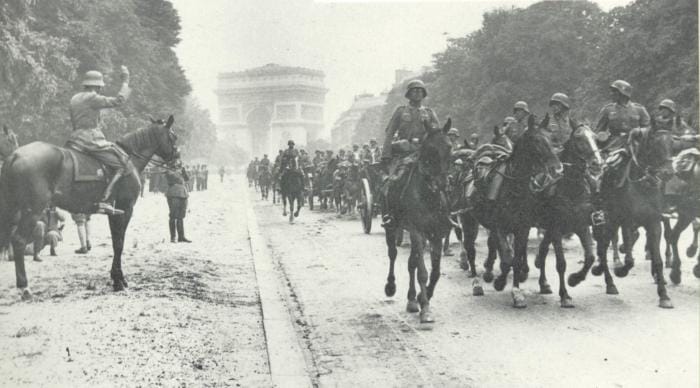 Le premier geste des Allemands au moment de l'occupation de Paris