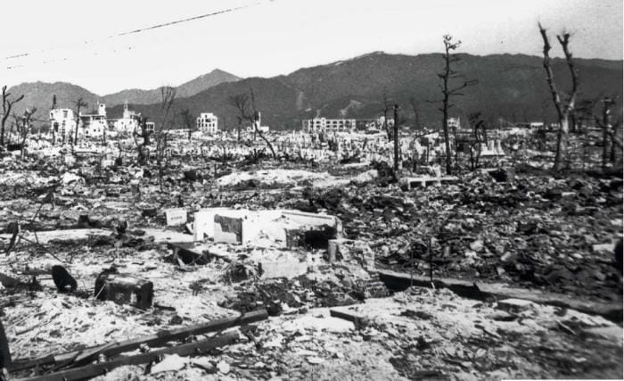 La bombe venait de tomber sur terre à Hiroshima