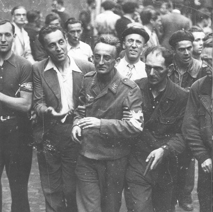 Les prisonniers allemands pendant la libération de Paris