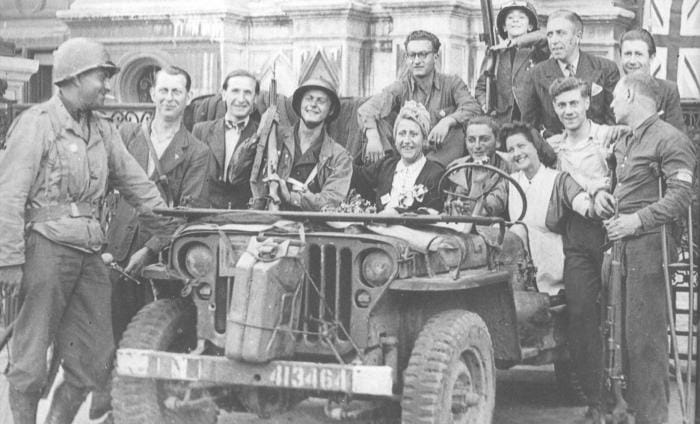 Paris en liesse en août 1944