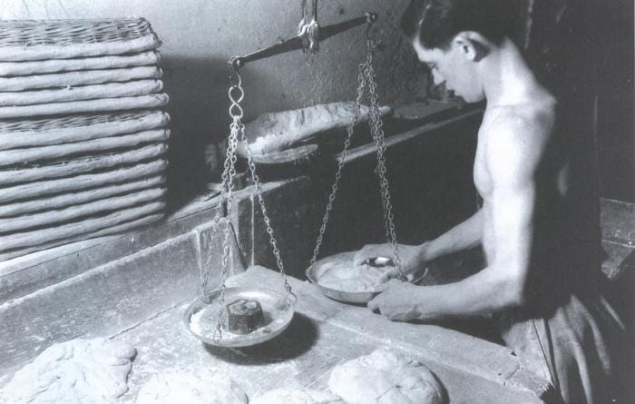 Gestes et savoir faire du boulanger en 1900