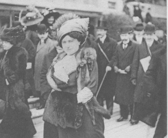 La mode de la jupe pantalon en 1900